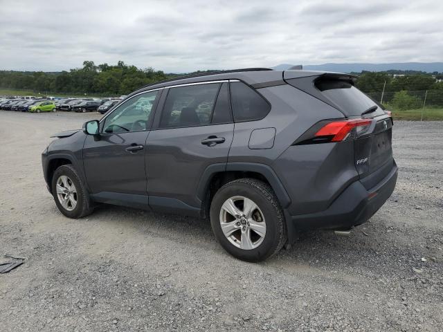 2T3P1RFV1MC232435 - 2021 TOYOTA RAV4 XLE CHARCOAL photo 2