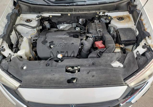 JA4AP3AU9GZ049314 - 2016 MITSUBISHI OUTLANDER ES WHITE photo 12