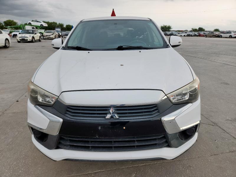 JA4AP3AU9GZ049314 - 2016 MITSUBISHI OUTLANDER ES WHITE photo 5