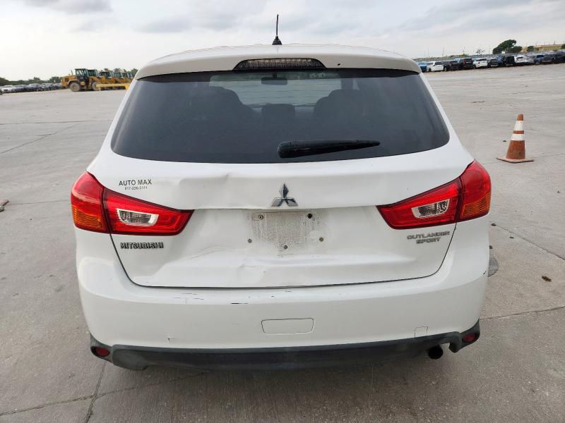 JA4AP3AU9GZ049314 - 2016 MITSUBISHI OUTLANDER ES WHITE photo 6