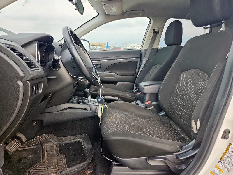 JA4AP3AU9GZ049314 - 2016 MITSUBISHI OUTLANDER ES WHITE photo 7