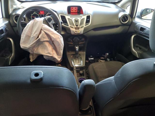 3FADP4BJ3CM123535 - 2012 FORD FIESTA SE WHITE photo 8