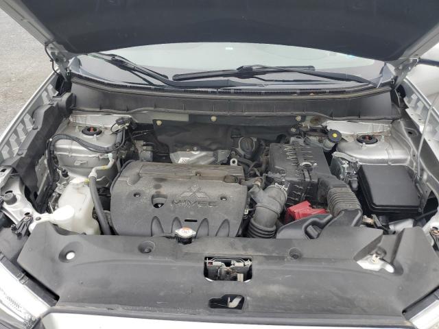 JA4AP3AU4KU008241 - 2019 MITSUBISHI OUTLANDER ES SILVER photo 11