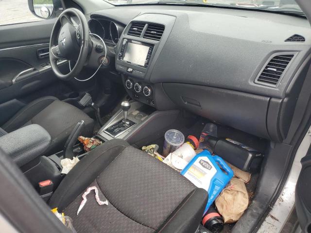 JA4AP3AU4KU008241 - 2019 MITSUBISHI OUTLANDER ES SILVER photo 8