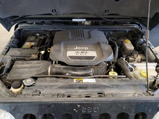 1C4HJWEG9DL590700 - 2013 JEEP WRANGLER U SAHARA Qara foto 12