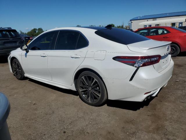 4T1B61HK4KU726728 - 2019 TOYOTA CAMRY XSE WHITE photo 2