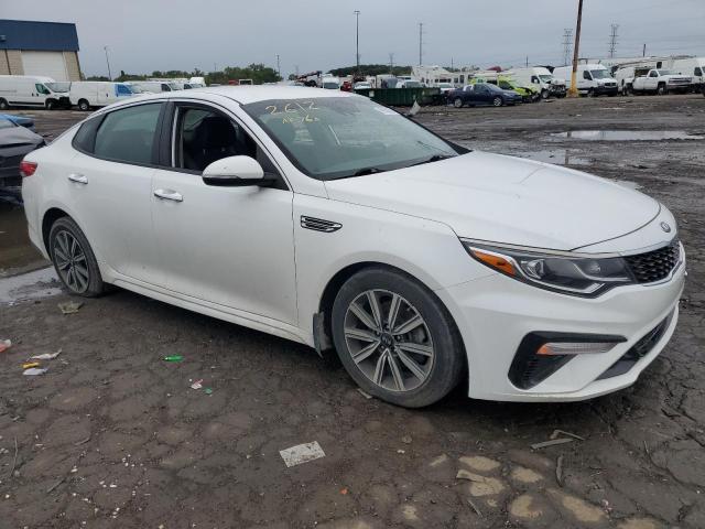 5XXGT4L32KG362612 - 2019 KIA OPTIMA LX WHITE photo 4