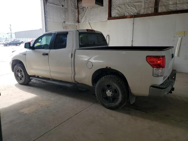 5TFUW5F19BX197581 - 2011 TOYOTA TUNDRA DOUBLE CAB SR5 WHITE photo 2