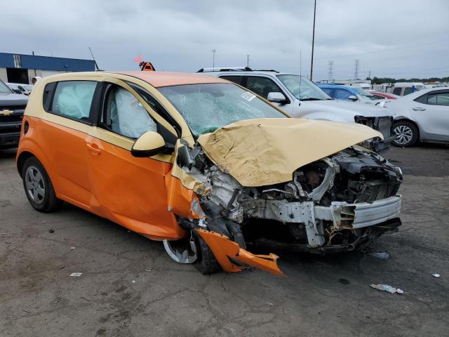 1G1JA6SH6D4135756 - 2013 CHEVROLET SONIC LS İki rəngli foto 4