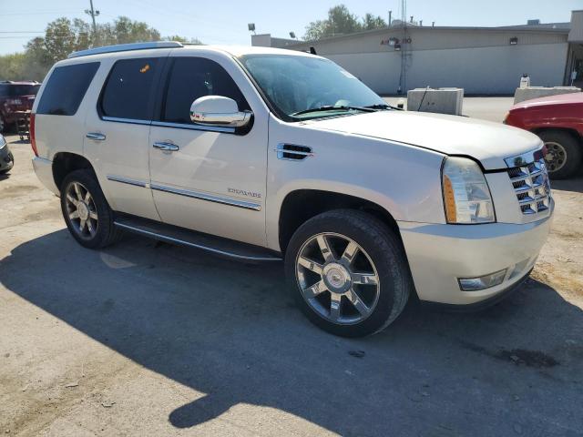 1GYFK63838R171674 - 2008 CADILLAC ESCALADE LUXURY WHITE photo 4