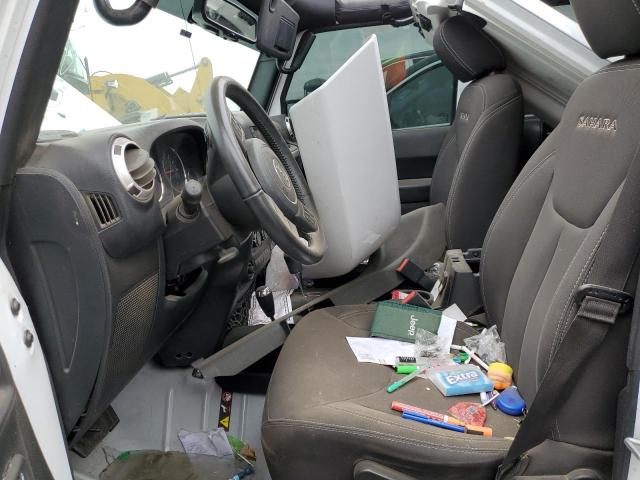 1C4BJWEG8JL832300 - 2018 JEEP WRANGLER U SAHARA WHITE photo 7