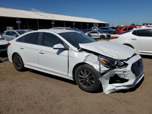 5NPE24AF5JH701745 - 2018 HYUNDAI SONATA SE WHITE photo 4