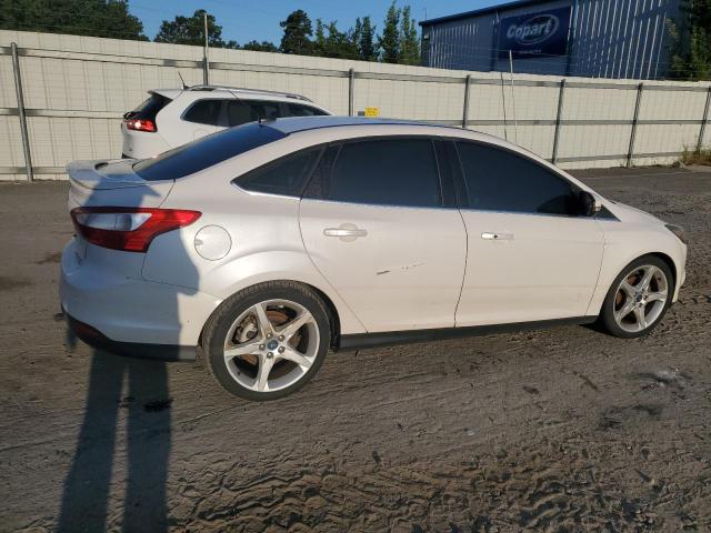 1FAHP3J2XCL433494 - 2012 FORD FOCUS TITANIUM WHITE photo 3