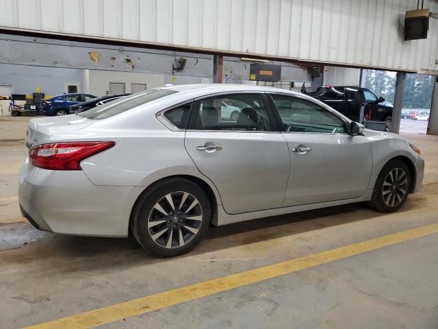 1N4AL3AP5HC295993 - 2017 NISSAN ALTIMA 2.5 SILVER photo 3