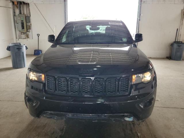 1C4RJFAG2JC244364 - 2018 JEEP GRAND CHER LAREDO BLACK photo 5