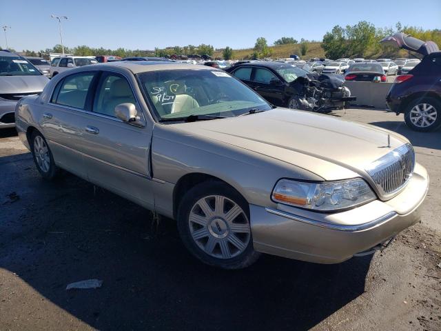 1LNHM82W55Y651247 - 2005 LINCOLN TOWN CAR SIGNATURE LIMITED GOLD photo 4