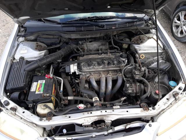 1HGCF8648WA211777 - 1998 HONDA ACCORD DX SILVER photo 11