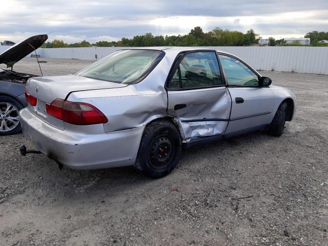 1HGCF8648WA211777 - 1998 HONDA ACCORD DX SILVER photo 3