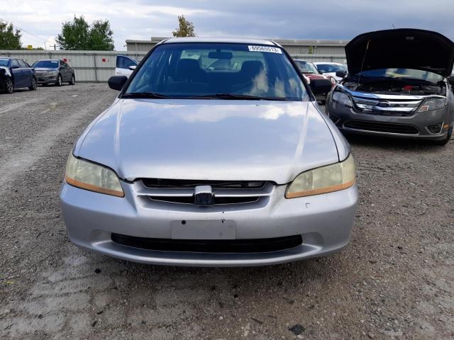 1HGCF8648WA211777 - 1998 HONDA ACCORD DX SILVER photo 5