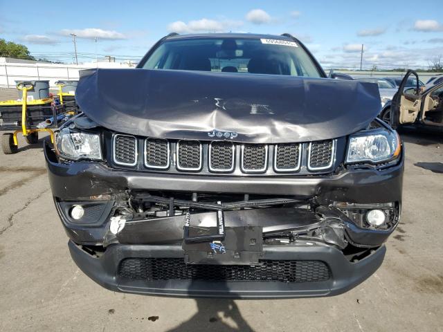 3C4NJDBB5KT674790 - 2019 JEEP COMPASS LATITUDE Boz foto 5