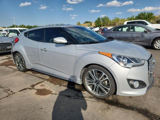 KMHTC6AE4GU291585 - 2016 HYUNDAI VELOSTER TURBO SILVER photo 4
