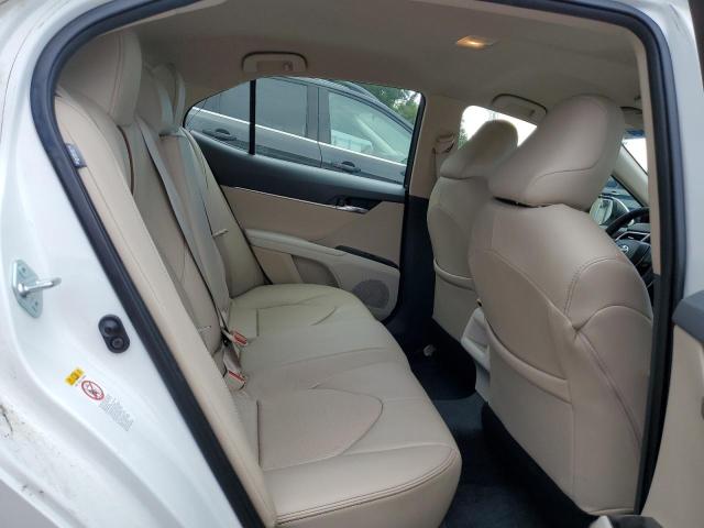 JTNB11HK0J3004093 - 2018 TOYOTA CAMRY L WHITE photo 10