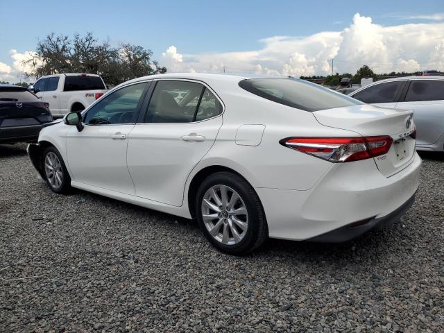 JTNB11HK0J3004093 - 2018 TOYOTA CAMRY L WHITE photo 2