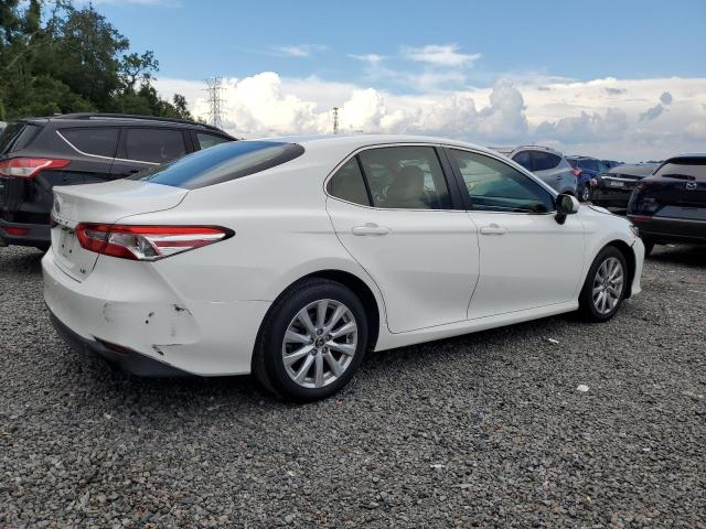 JTNB11HK0J3004093 - 2018 TOYOTA CAMRY L WHITE photo 3