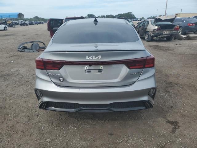 3KPF54ADXNE505028 - 2022 KIA FORTE GT LINE SILVER photo 6