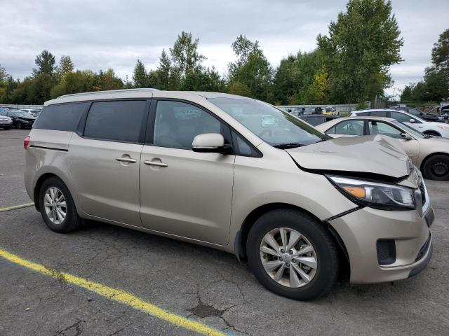 KNDMB5C10F6050402 - 2015 KIA SEDONA LX GOLD photo 4