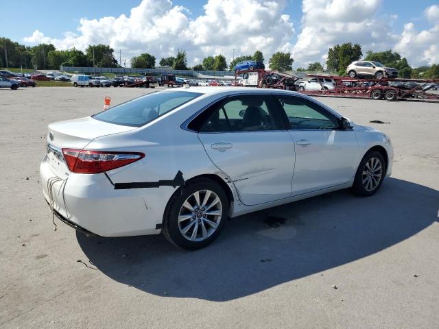 4T1BF1FK4GU575772 - 2016 TOYOTA CAMRY LE WHITE photo 3
