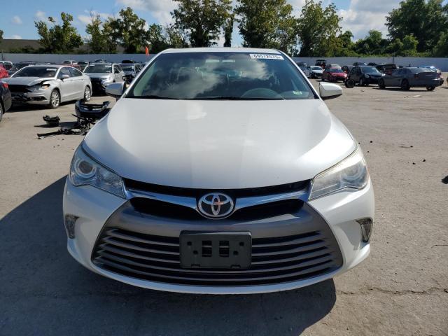 4T1BF1FK4GU575772 - 2016 TOYOTA CAMRY LE WHITE photo 5