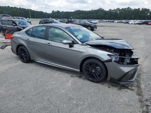 4T1DAACK8SU633547 - 2025 TOYOTA CAMRY XSE SILVER photo 4