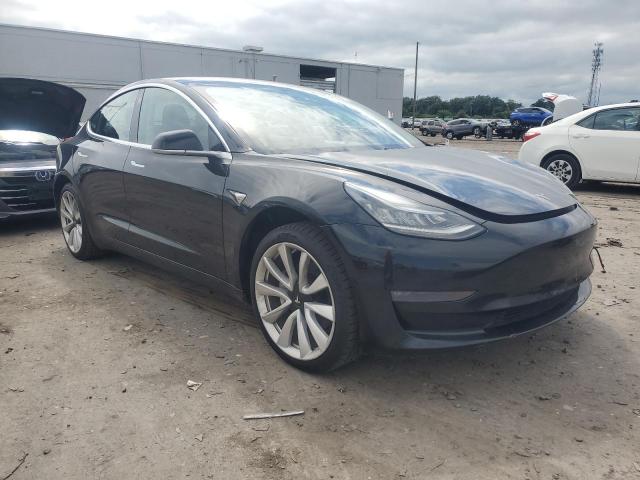 5YJ3E1EA6JF014977 - 2018 TESLA MODEL 3 Czarny zdjęcie 4