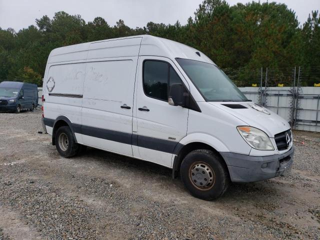 WD3PF3CC0B5513902 - 2011 MERCEDES-BENZ SPRINTER 3500 TWO TONE photo 4