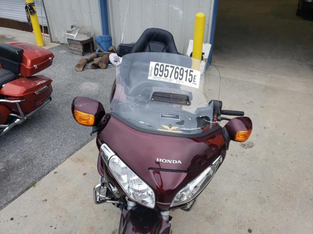 1HFSC47H66A504709 - 2006 HONDA GL1800 栗色 照片 5