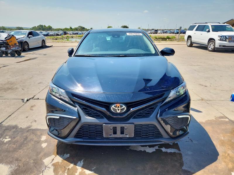 4T1T11AK5RU854242 - 2024 TOYOTA CAMRY SE NIGHT SHADE BLACK photo 5