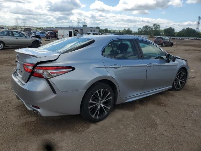 4T1B11HK1KU211720 - 2019 TOYOTA CAMRY L SILVER photo 3