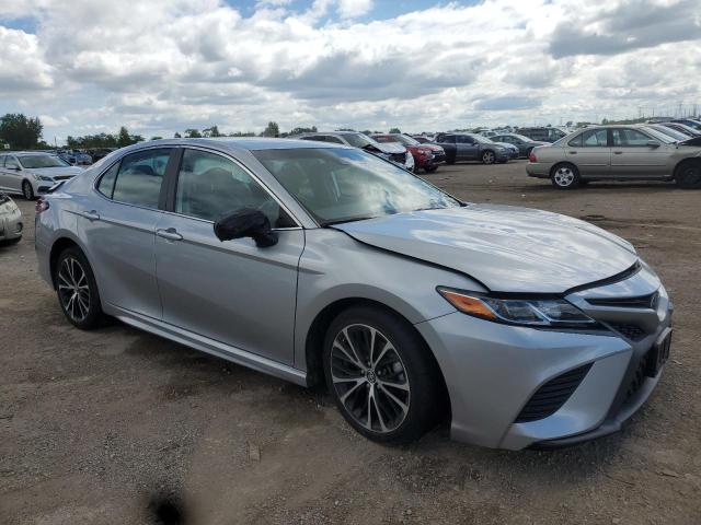 4T1B11HK1KU211720 - 2019 TOYOTA CAMRY L SILVER photo 4