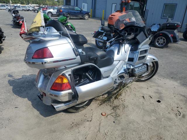 1HFSC47065A411388 - 2005 HONDA GL1800 SILVER photo 4