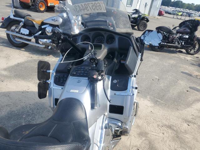 1HFSC47065A411388 - 2005 HONDA GL1800 SILVER photo 5