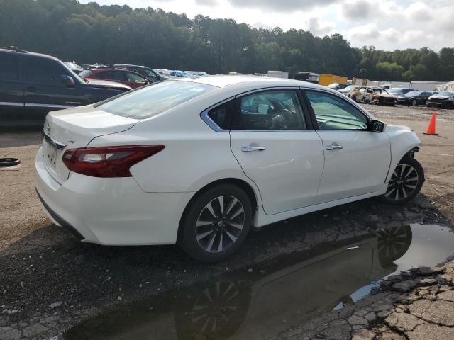 1N4AL3AP1JC208872 - 2018 NISSAN ALTIMA 2.5 WHITE photo 3