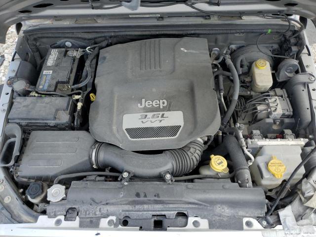 1C4BJWDG2DL685896 - 2013 JEEP WRANGLER U SPORT Srebrny zdjęcie 11