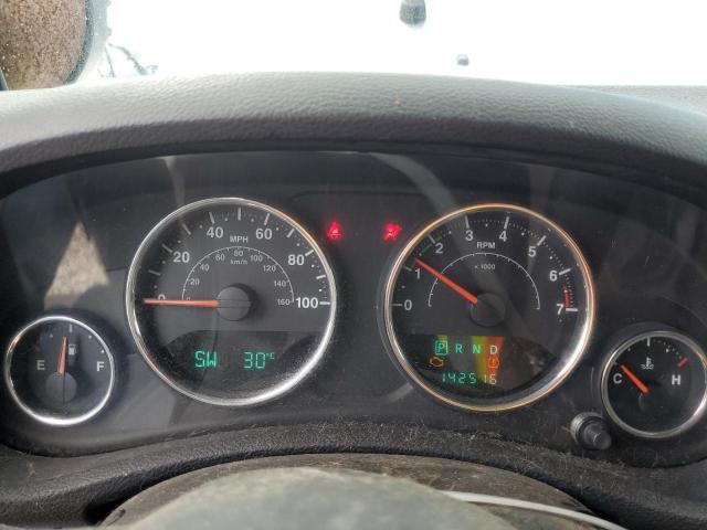 1C4BJWDG2DL685896 - 2013 JEEP WRANGLER U SPORT Srebrny zdjęcie 9