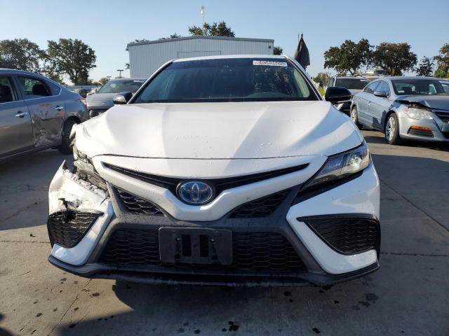 4T1G31AK0PU047166 - 2023 TOYOTA CAMRY SE NIGHT SHADE WHITE photo 5