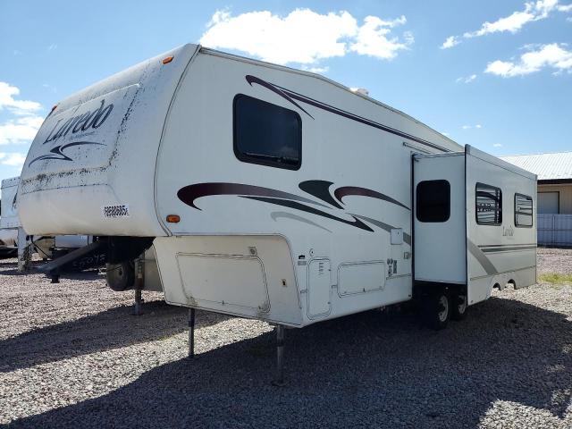 4YDF29B224J455713 - 2004 KEYSTONE MONTANA WHITE photo 2