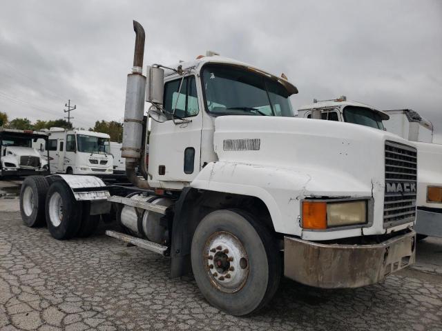 1M1AA18Y53W150415 - 2003 MACK 600 CH600 WHITE photo 1