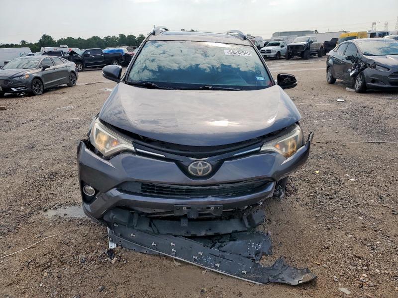 JTMWFREVXHJ131296 - 2017 TOYOTA RAV4 XLE 灰色 照片 5