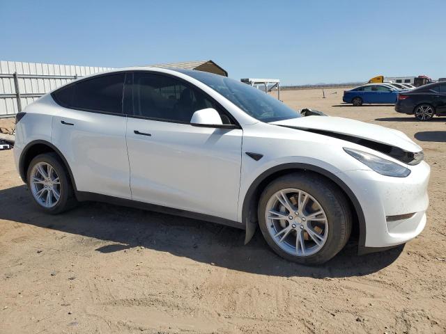 7SAYGDEE0PA121326 - 2023 TESLA MODEL Y Beyaz fotoğraf 4