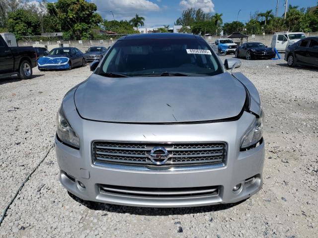 1N4AA5AP1BC810982 - 2011 NISSAN MAXIMA S 银色 照片 5
